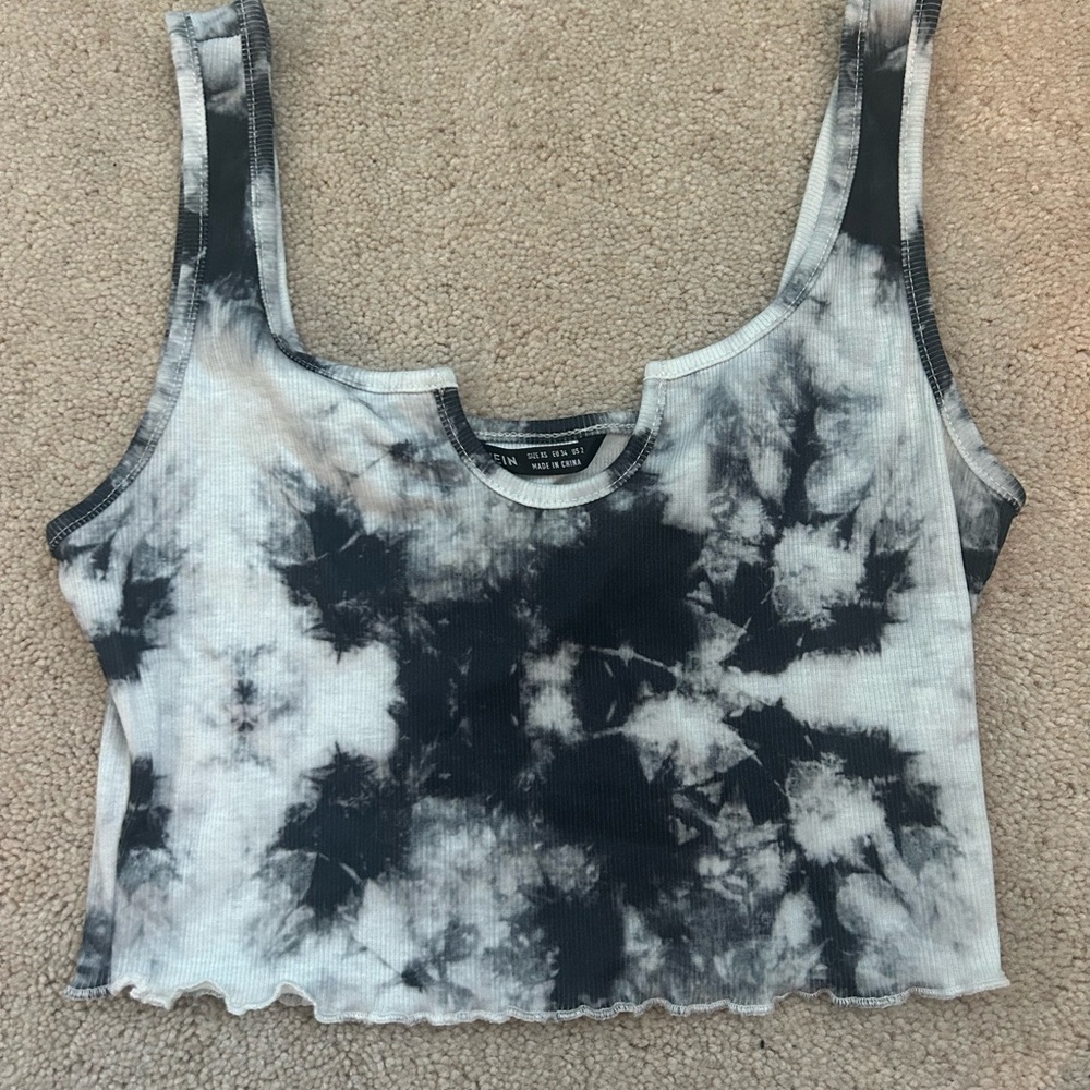 cropped black and white tie dye tank